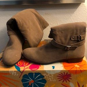 Wide calf. Mid-calf boot